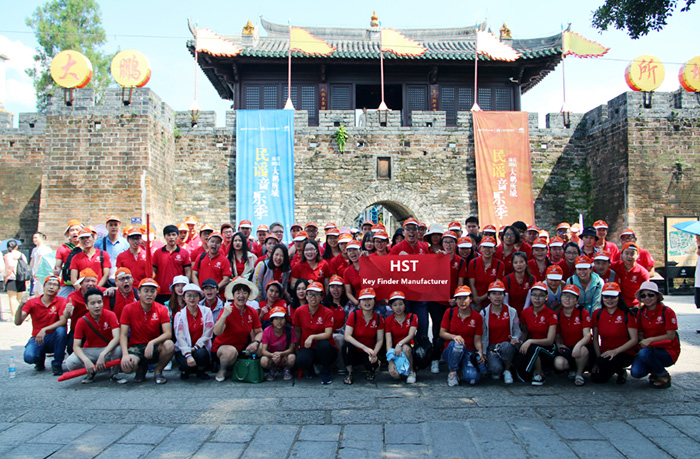 HST organizes all employees to visit Dapeng Ancient City